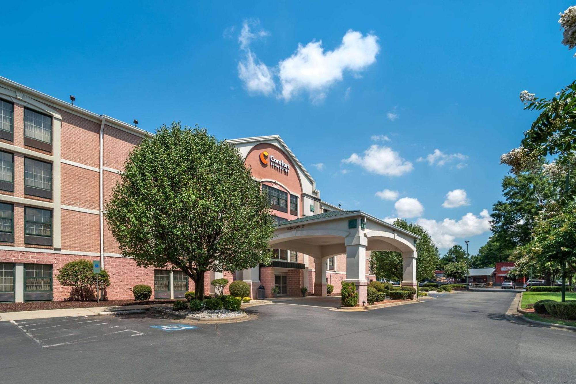 Comfort Inn & Suites Lake Norman Cornelius Buitenkant foto